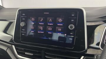 2025 Volkswagen TSI R-Line Euro 6 5-door (Silver) - Image: 18