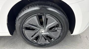 2024 Škoda 1.0 TSI Colour Edition Euro 6 5-door (Multicolour) - Image: 5