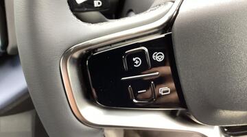 2025 Volvo Twin Performance 69kWh Plus Auto 5-door (Black) - Image: 29