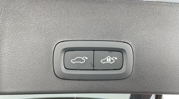 2025 Volvo 2.0 B4 MHEV Plus DCT Auto Euro 6 5-door (Blue) - Image: 17