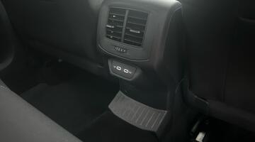 2024 Volkswagen TSI Style Euro 6 5-door (Black) - Image: 31