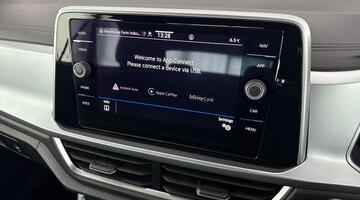 2022 Volkswagen TSI Style 2WD Euro 6 2-door (Multicolour) - Image: 17