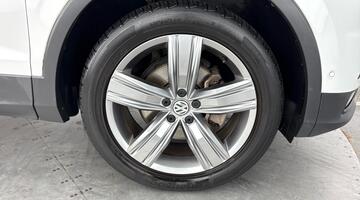 2021 Volkswagen 2.0 TDI Match DSG 4Motion Euro 6 5-door (White) - Image: 5