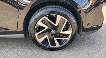 2025 Volkswagen Pro 79kWh Style Auto 5-door (SWB, 5Seat) (Black) - Image: 13