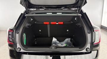 2025 Volvo Single Motor Extended Range 69kWh Plus Auto 5-door (Black) - Image: 28