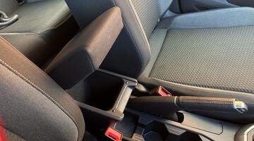 2023 Volkswagen 1.0 TSI Life Euro 6 5-door (Red) - Image: 42