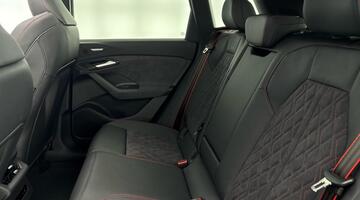 2025 Audi SQ6 SUV Edition 1 e-tron 360,00 kW (Black) - Image: 37