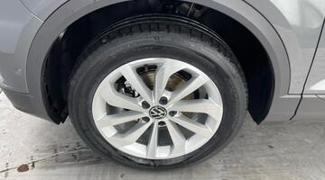 2025 Volkswagen TSI Match DSG Euro 6 5-door (Grey) - Image: 32