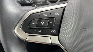 2025 Volkswagen 1.0 TSI R-Line DSG Euro 6 5-door (White) - Image: 23