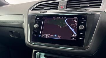 2021 Volkswagen TSI R-Line DSG Euro 6 5-door (Black) - Image: 14