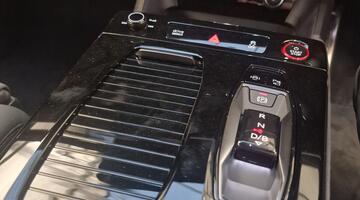 2025 Audi A6 Sportback Edition 1 e-tron 210,00 kW (Grey) - Image: 12