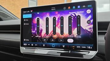 2025 Volkswagen Pro 77kWh Match Plus Fastback Auto 5-door (Multicolour) - Image: 42