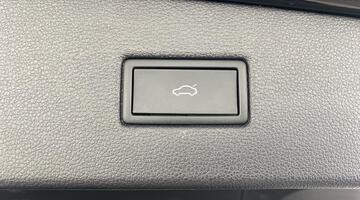 2022 Volkswagen TSI R-Line DSG Euro 6 5-door (Black) - Image: 32