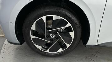 2025 Volkswagen Pro 59kWh Auto 5-door (Silver) - Image: 38