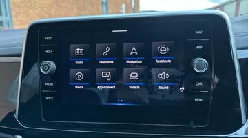 2022 Volkswagen TSI R-Line DSG Euro 6 5-door (Black) - Image: 7