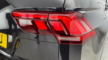 2022 Volkswagen TSI Active Euro 6 5-door (Black) - Image: 30