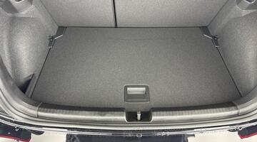 2025 Volkswagen 1.0 TSI Match DSG Euro 6 5-door (Black) - Image: 28