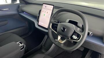 2025 Volvo Single Motor Extended Range 69kWh Plus Auto 5-door (White) - Image: 6