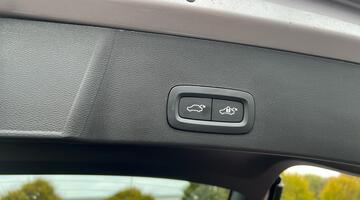 2025 Volvo 2.0 B4 MHEV Ultra Dark DCT Auto Euro 6 5-door (Silver) - Image: 21