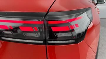 2025 Volkswagen 2.0 TDI R-Line DSG Euro 6 5-door (Red) - Image: 32