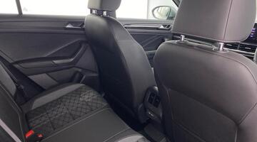 2025 Volkswagen TSI R-Line DSG Euro 6 5-door (Silver) - Image: 26