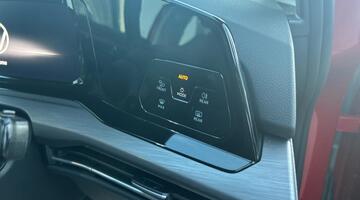 2022 Volkswagen TSI Style Euro 6 5-door (Red) - Image: 26