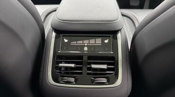 2025 Volvo 2.0 T8 18.8kWh Ultra Dark Auto 4WD Euro 6 5-door (Black) - Image: 43