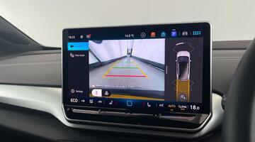 2024 Volkswagen Pro 77kWh Match Auto 5-door (Red) - Image: 16