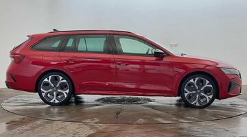 2025 Škoda 2.0 TSI vRS DSG Euro 6 5-door (Red) - Image: 4