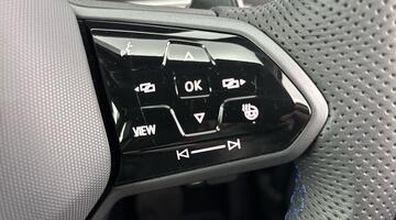 2025 Volkswagen 2.0 TSI R DSG 4Motion Euro 6 5-door (Black) - Image: 24