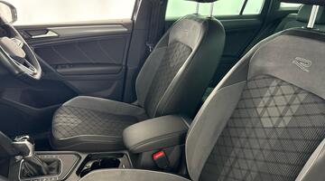 2021 Volkswagen 2.0 TDI R-Line DSG Euro 6 5-door (Grey) - Image: 33