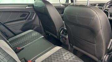 2021 Volkswagen 2.0 TDI R-Line DSG Euro 6 5-door (Grey) - Image: 26