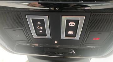 2020 Land Rover 2.0 P400e 13.1kWh HSE Dynamic Auto 4WD Euro 6 5-door (Black) - Image: 30