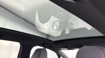 2021 Volkswagen Pro Performance 58kWh Tech Auto 5-door (Blue) - Image: 19