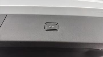 2025 Volvo Single Motor Extended Range 69kWh Plus Auto 5-door (Grey) - Image: 31