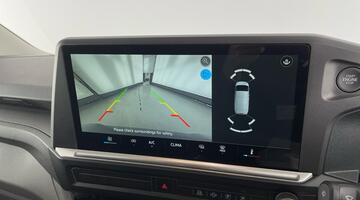 2025 Volkswagen 2.0 TDI T28 Commerce Plus FWD SWB Euro 6 5-door (White) - Image: 19