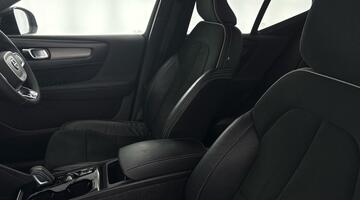 2022 Volvo T3 R-Design Auto Euro 6 5-door (Black) - Image: 33