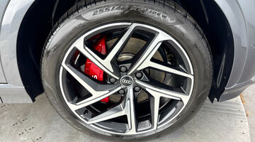 2025 Audi 100kWh S Edition 1 Sportback Auto quattro 5-door (Grey) - Image: 5