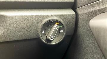 2018 Volkswagen 1.0 TSI Design Euro 6 5-door (Red) - Image: 21