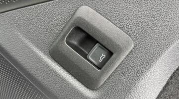 2025 Volkswagen ETSI MHEV Elegance DSG Euro 6 5-door (Green) - Image: 20