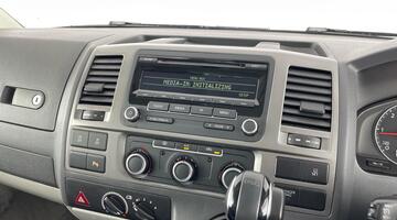 2013 Volkswagen 2.0 TDI Beach FWD 4-door (Blue) - Image: 18