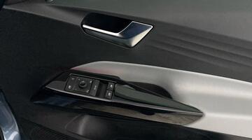 2022 Volkswagen Pro Performance 58kWh Family Auto 5-door (Multicolour) - Image: 20