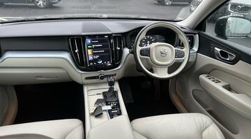 2017 Volvo 2.0 D4 Momentum Auto Euro 6 5-door (Black) - Image: 8