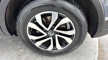 2022 Volkswagen TSI Active DSG Euro 6 5-door (Grey) - Image: 33