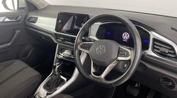2022 Volkswagen TSI Life DSG Euro 6 5-door (White) - Image: 6