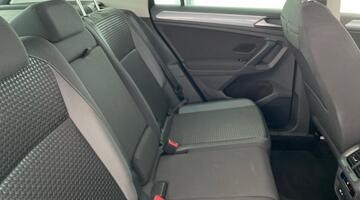 2022 Volkswagen TSI Active Euro 6 5-door (Black) - Image: 27