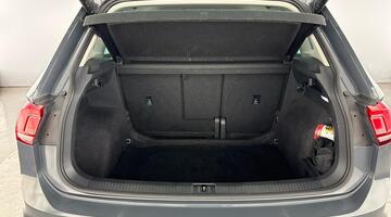 2022 Volkswagen TSI Active DSG Euro 6 5-door (Grey) - Image: 29