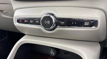 2021 Volvo 2.0 B4 MHEV Inscription Auto Euro 6 5-door (Grey) - Image: 28