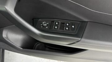 2023 Volkswagen TSI Style DSG Euro 6 5-door (Black) - Image: 20