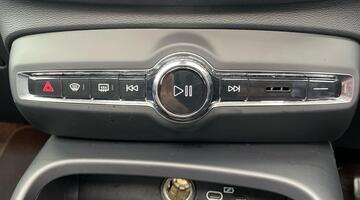 2025 Volvo 2.0 B3 MHEV Ultra Bright DCT Auto Euro 6 5-door (Blue) - Image: 19